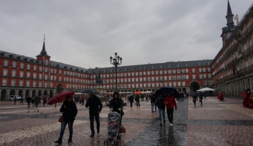 一般開放されている「マドリード王宮」とセントロの「マヨール広場」