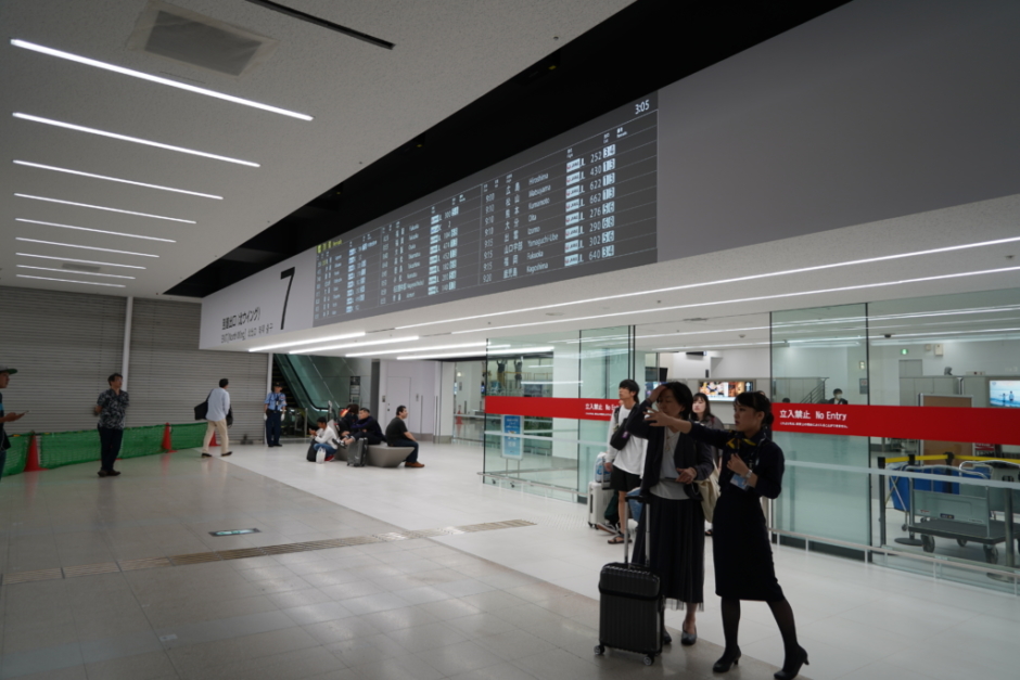 羽田空港国内線到着ロビー