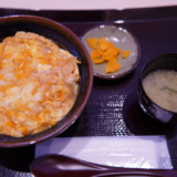 靖國八千代食堂の玉子丼