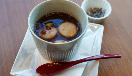 写真の町東川に本店があるカフェ！ヨシノリコーヒー旭川駅前店で「コーヒー屋のおしるこ」を食べる