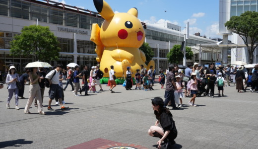 ピカチュウやポケモンたちが街中に出現！世界大会連動イベント「ポケモンWCS2023 横浜みなとみらい」を訪れる