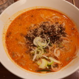 辛さ控えめであっさりとした味！万豚記ヨドバシ横浜店「白胡麻担々麺」を食べる